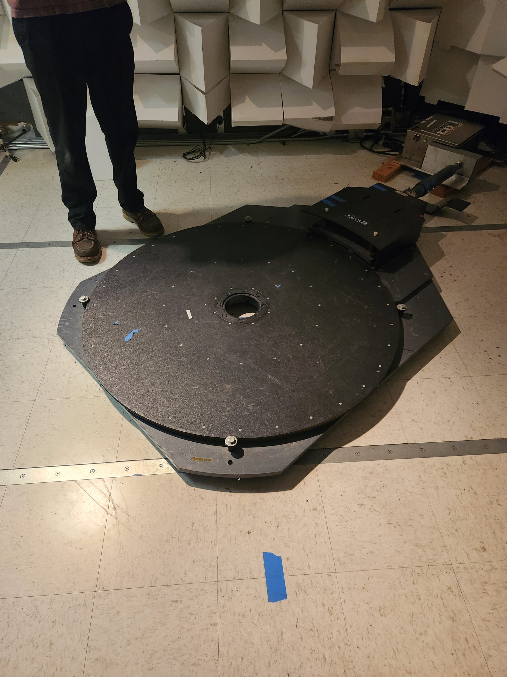 EMC chamber turntable